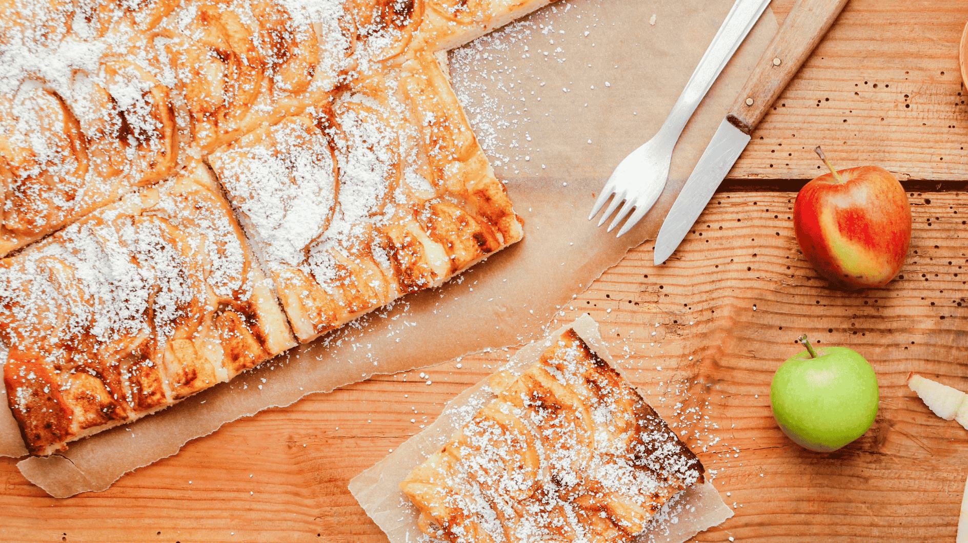 Gâteau aux pommes juteux avec glaçage au caramel : la meilleure recette du monde pour le gâteau en feuille