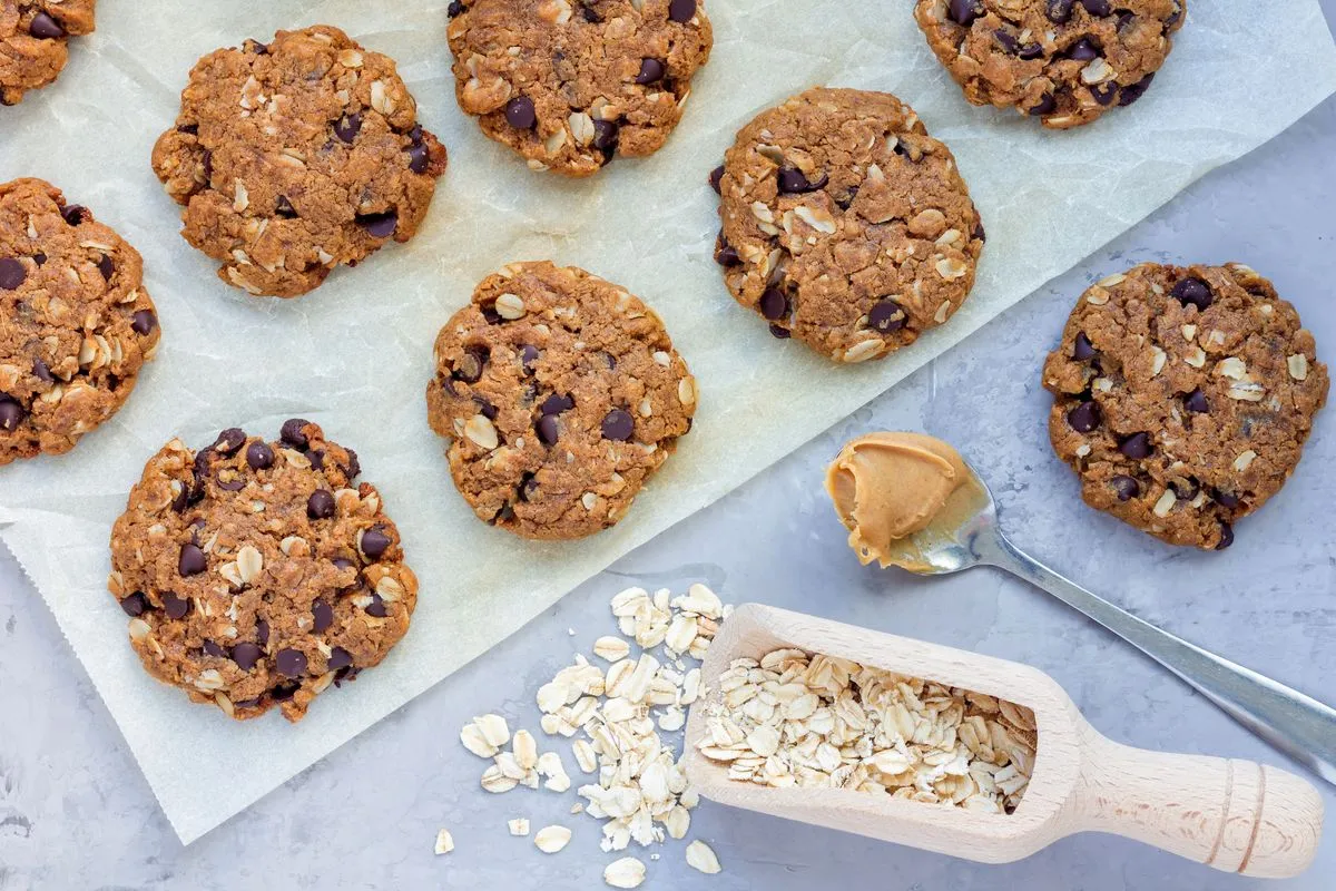 Biscuits à l'avoine sains composés de 4 ingrédients : juteux et délicieux