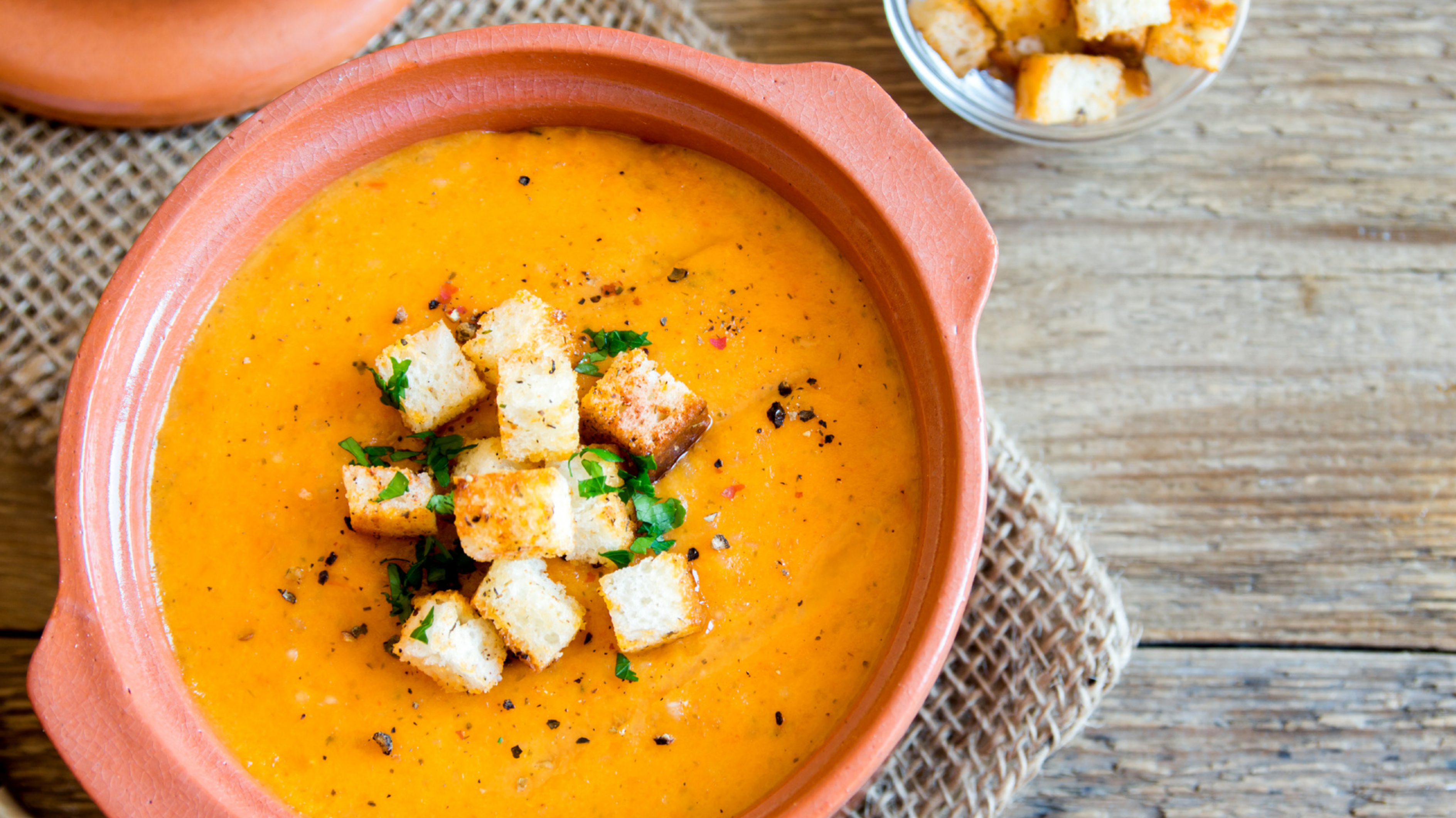 Soupe à l'ail Mallorcan: Méditerranée Soup Luck contre le blues d'hiver