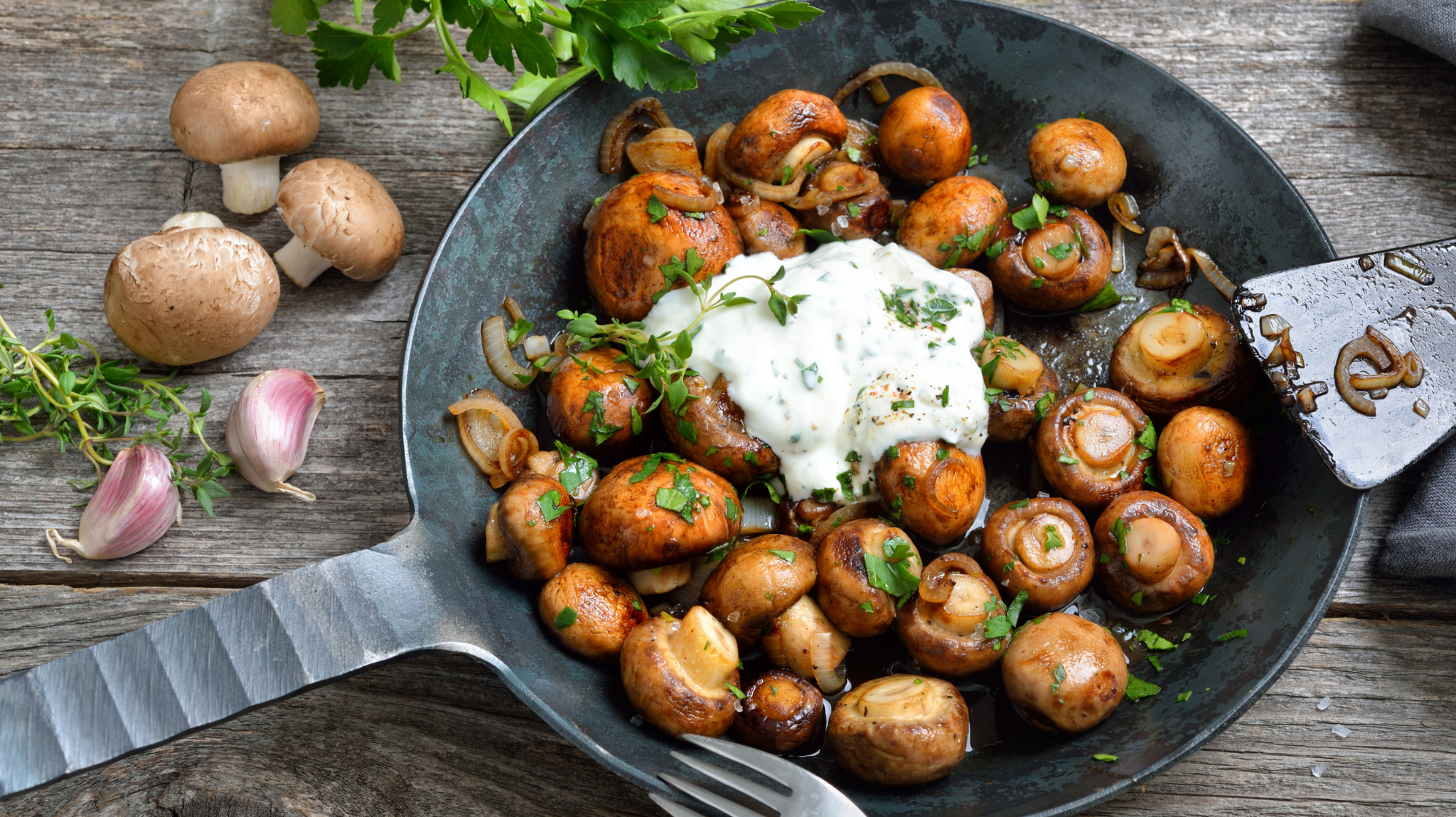 Champignons à la sauce à l'ail : Cette recette a le goût de venir du marché de Noël