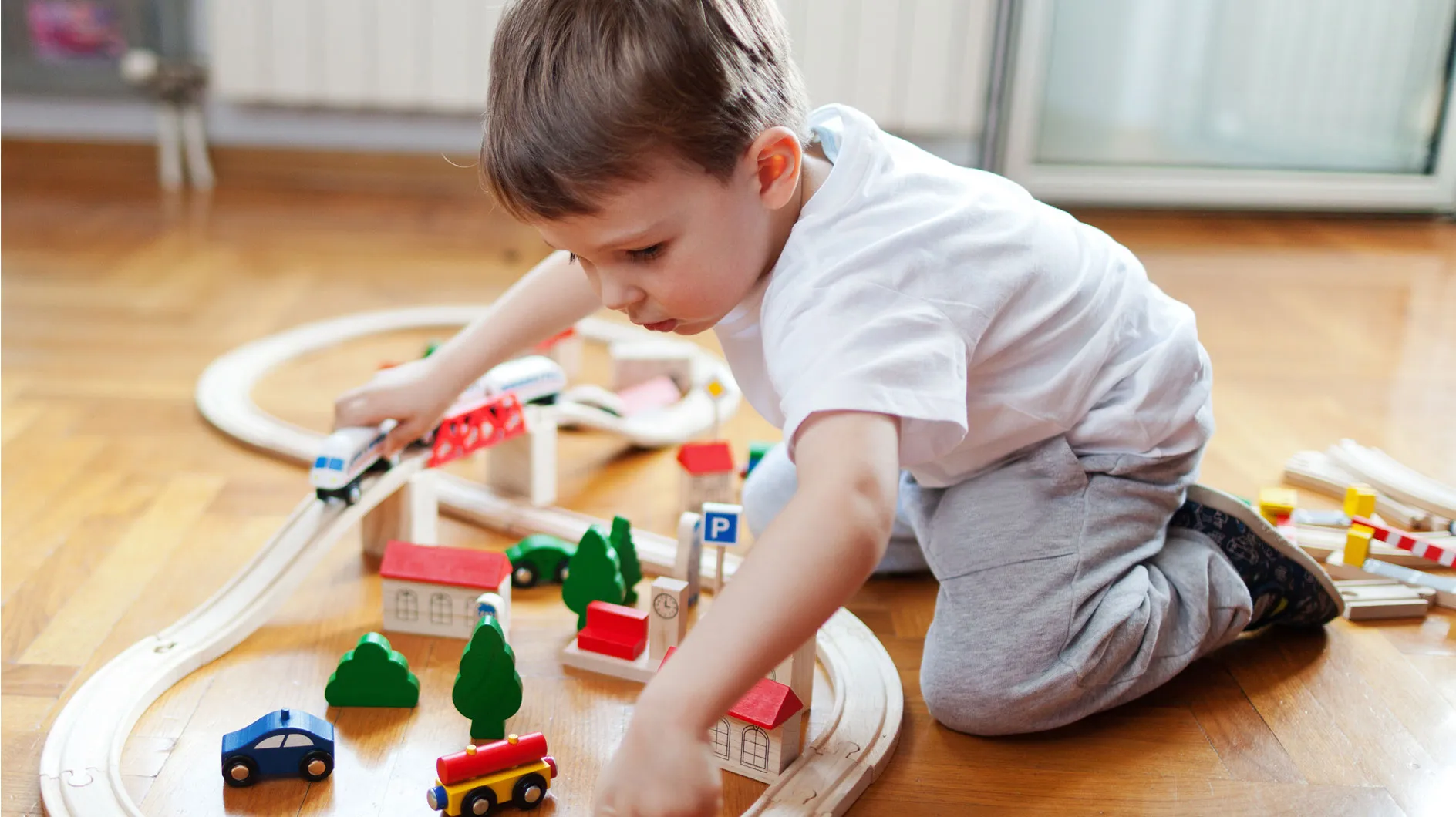 Parentalité : comment votre enfant apprend à jouer seul et heureux (et pourquoi c'est si important)