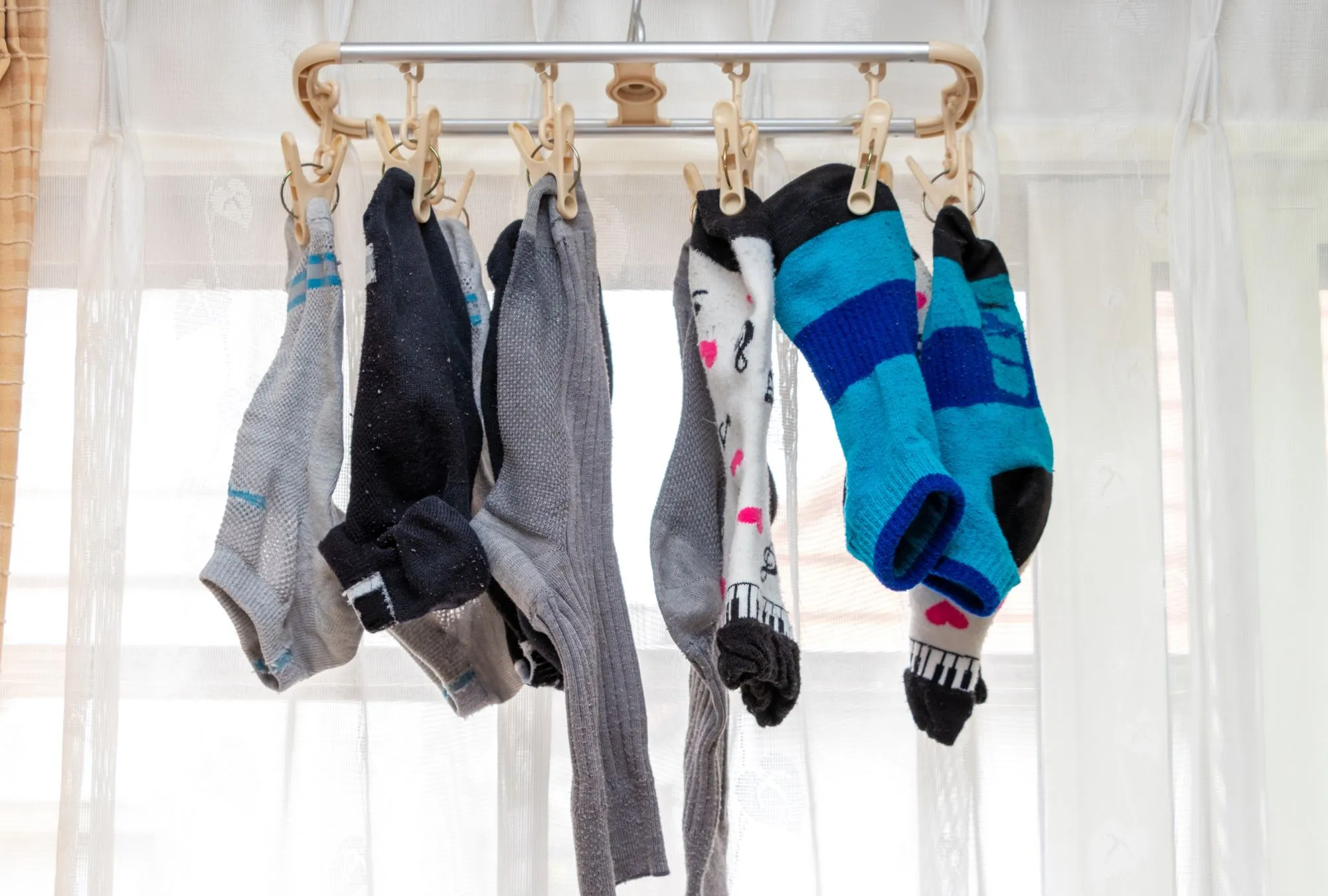 Tri des chaussettes : une astuce met fin à la recherche sur l'étendoir