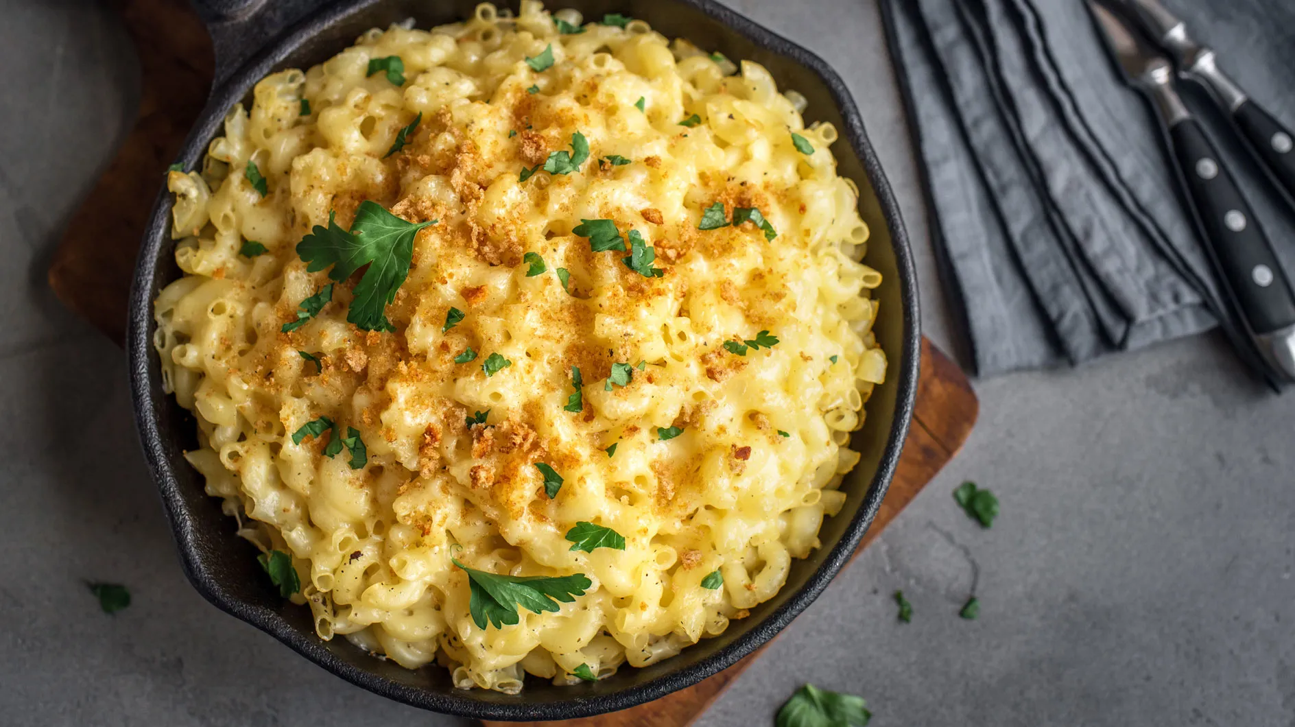 Recette de macaronis paradisiaques au four, sauce au fromage et à la crème