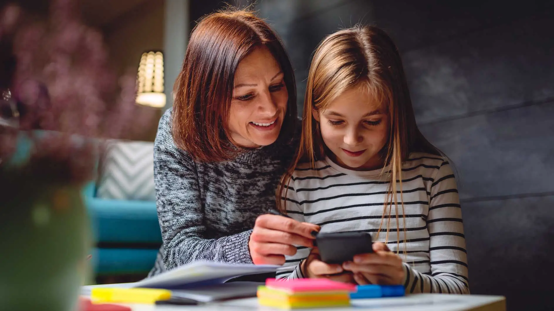 Une étude montre que la maternité tardive favorise les compétences mathématiques des enfants