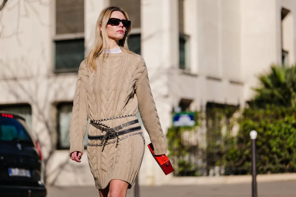 Au lieu d'un pull : cette robe en maille est la pièce incontournable de l'hiver