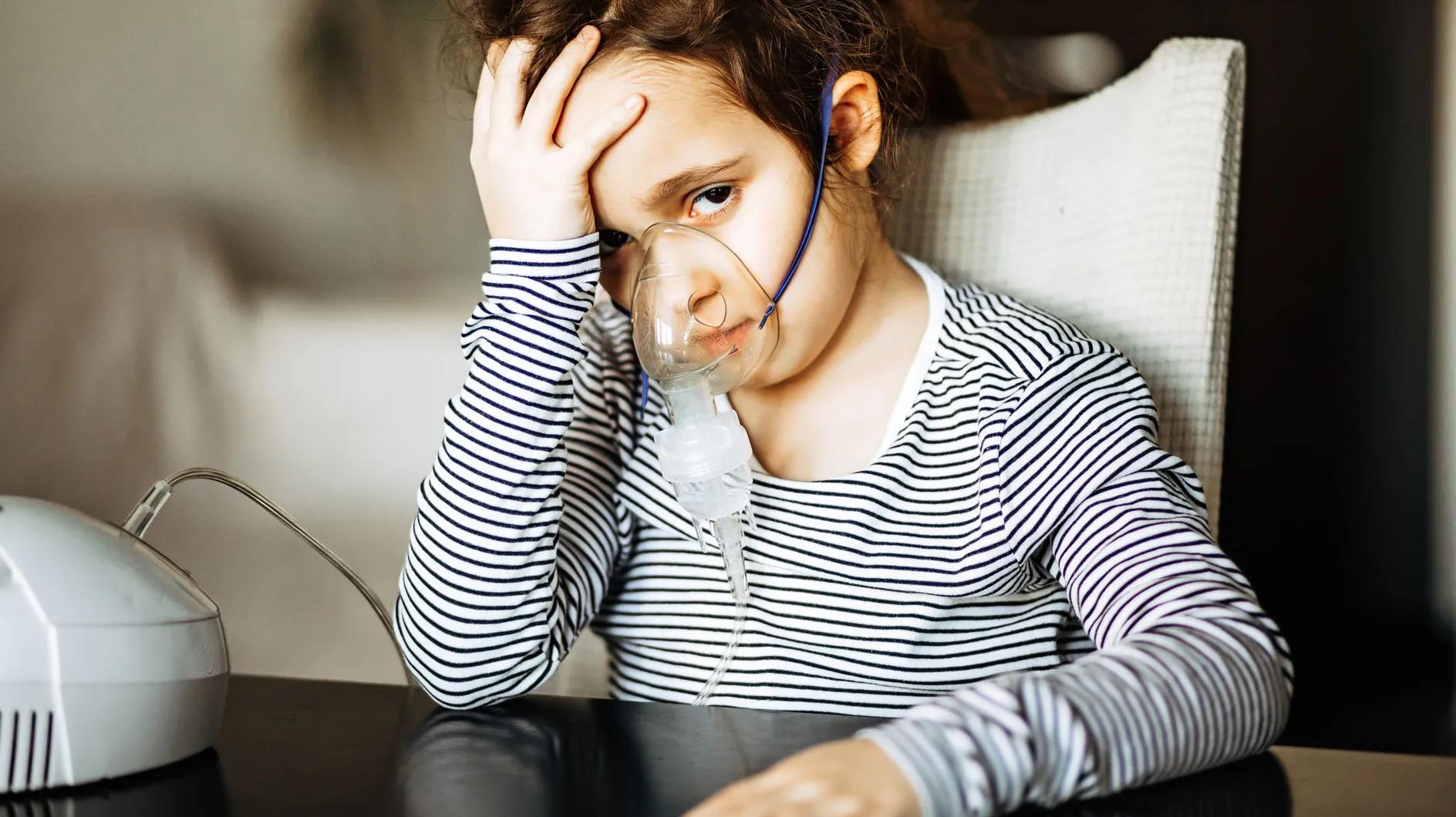 Les médecins mettent en garde : de plus en plus d’enfants souffrent de pneumonie