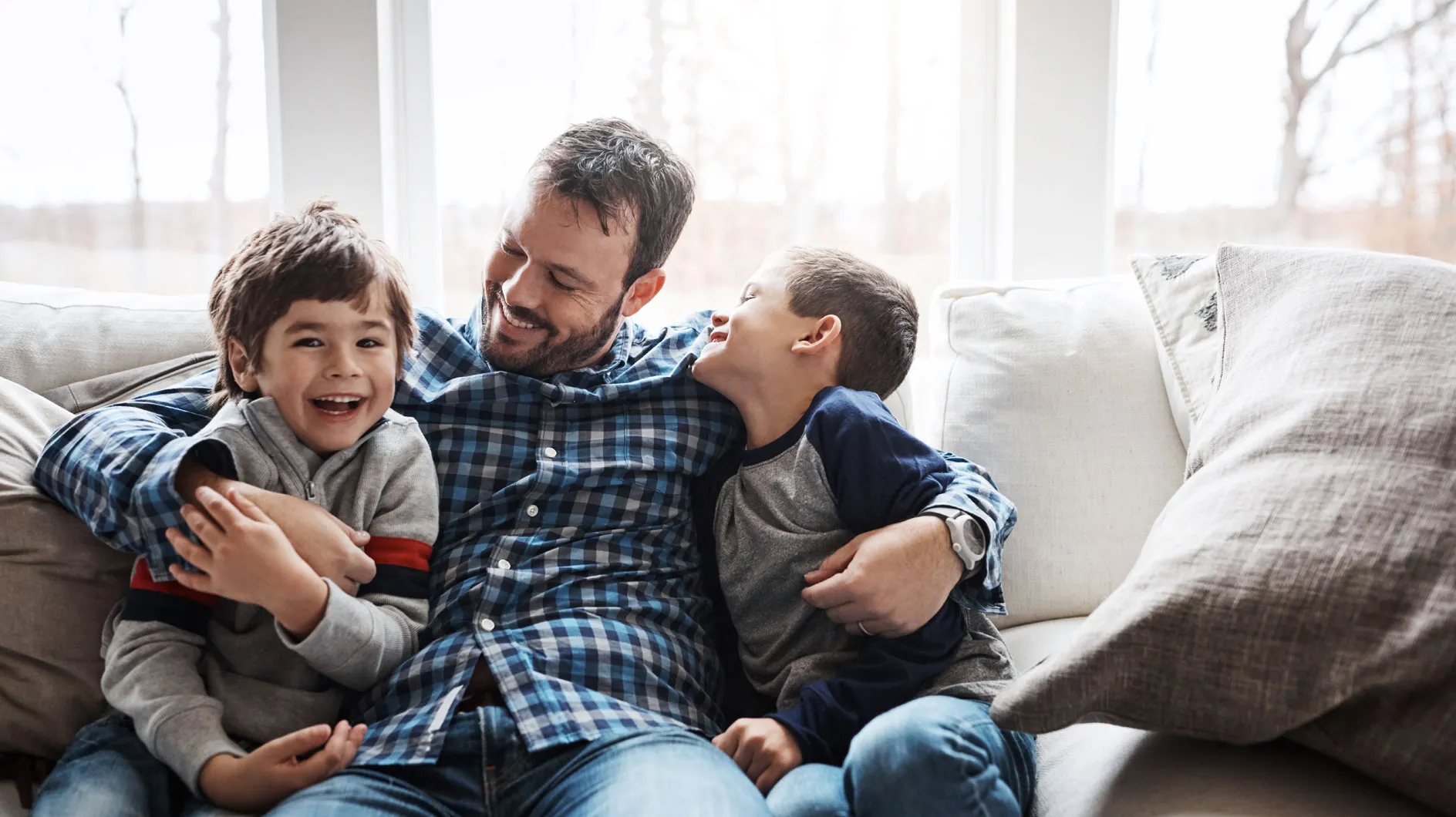 Parentalité : pourquoi les enfants de parents millénaires sont si sensibles