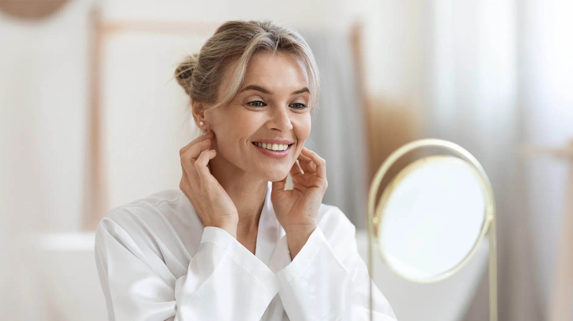 Maquillage 2 en 1 : Un blond est parfait pour celles qui sont pressées le matin