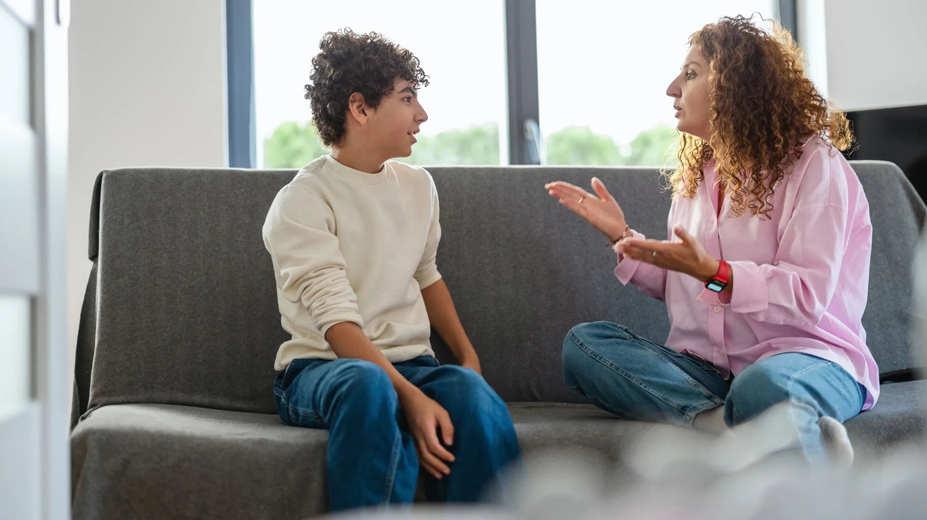 Votre adolescent ne vous prend pas au sérieux ? Peut-être que vous faites ces erreurs parentales courantes !