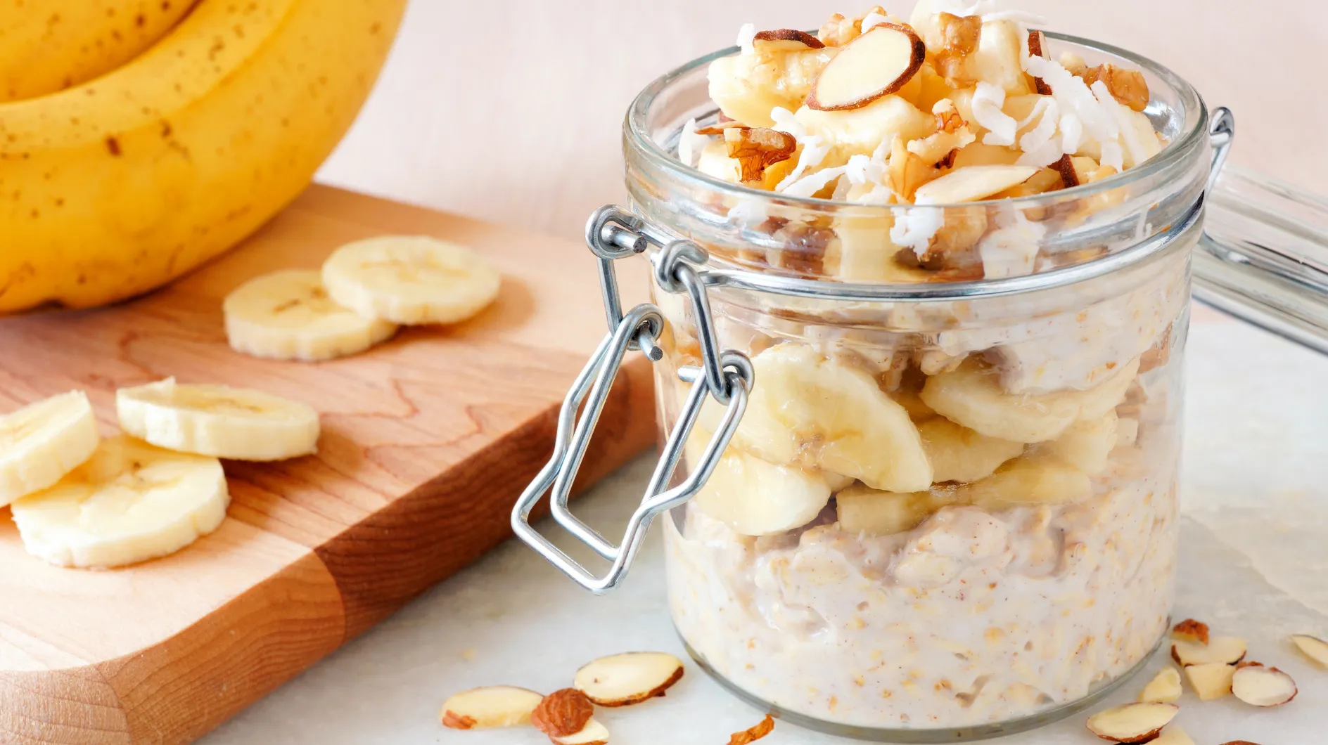 Trois recettes de flocons d'avoine pour la nuit : pomme cannelle, mangue noix de coco et banane chocolat