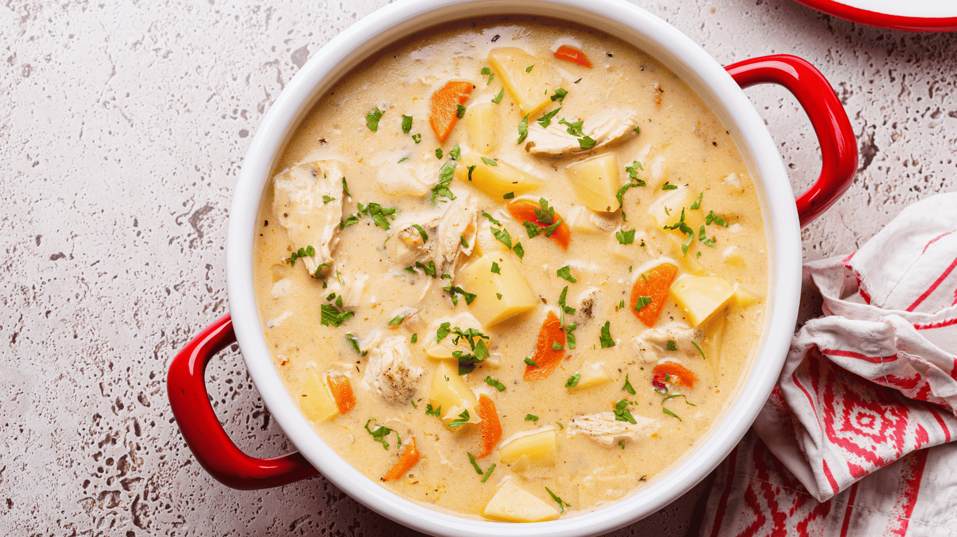 Soupe de poulet crémeuse "Sattmacher" avec pommes de terre: ça a bon goût!